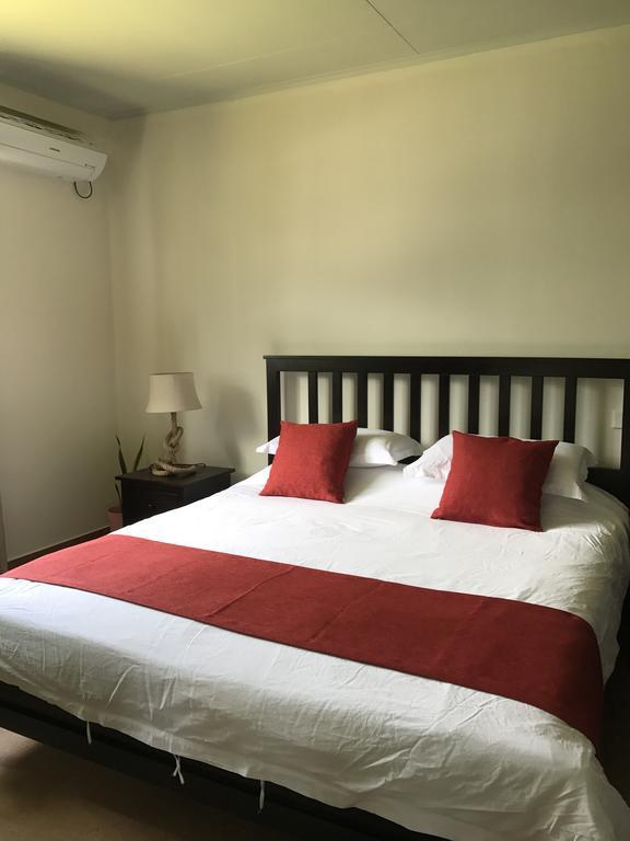 Flower Garden Self-catering * Beau Vallon (Mahe)