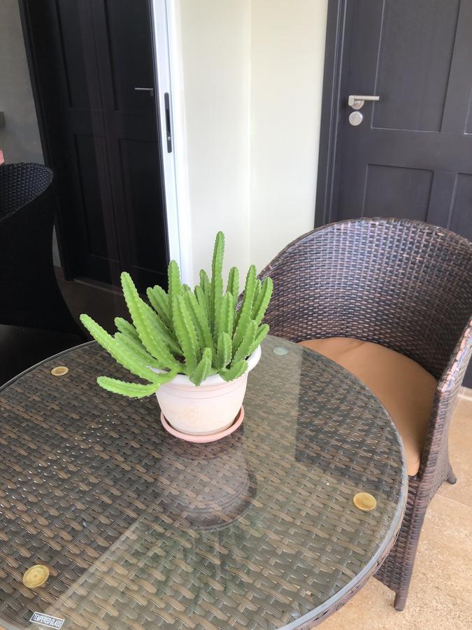 Apartment Flower Garden Self-catering